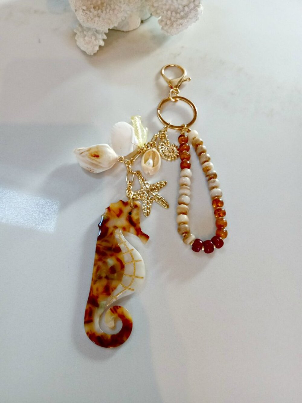NEW! EXQUISITE TORTOISE SHELL SEAHORSE & SHELLS BAG CHARM - Picture 5 of 5